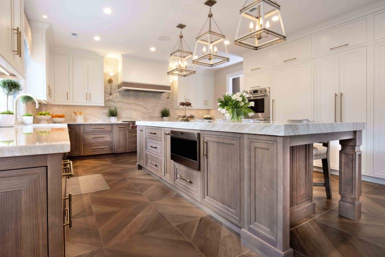 covered-bridge_elegant-kitchen-and-bath